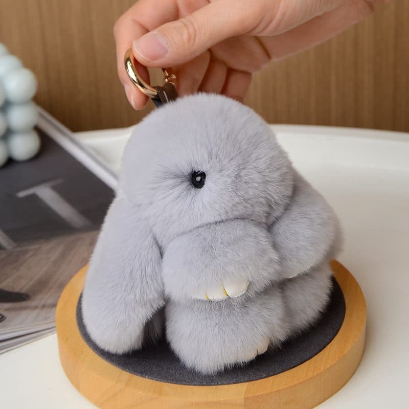 垂れ耳が愛らしい ふわふわうさぎぬいぐるみキーホルダー ギフト向け